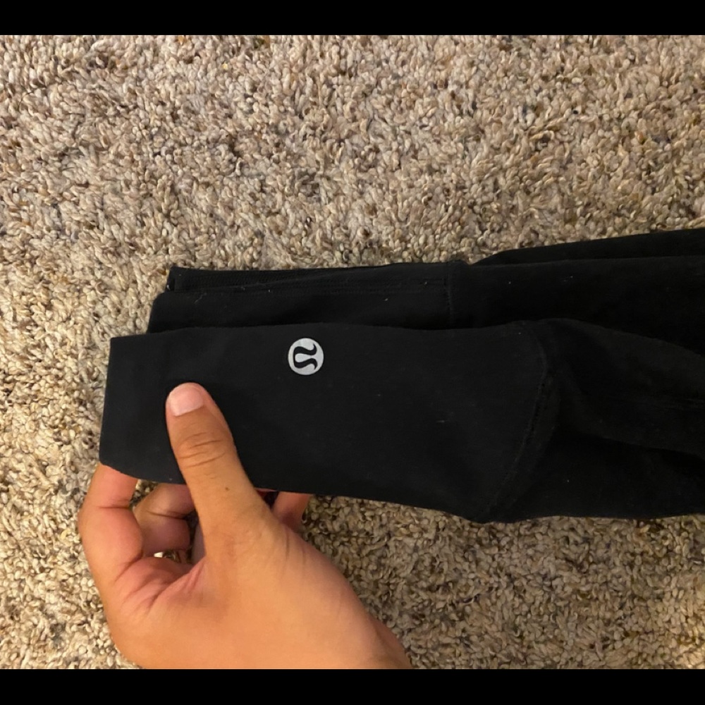 Size 6 lulu aligns worn but great condition